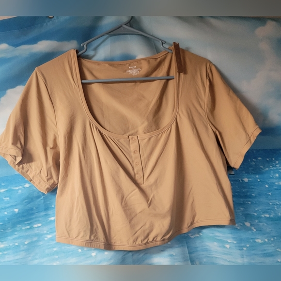 SKIMS Tops - Skims NWT Fits Everybody Henley Crop Ochre Size 4X‎